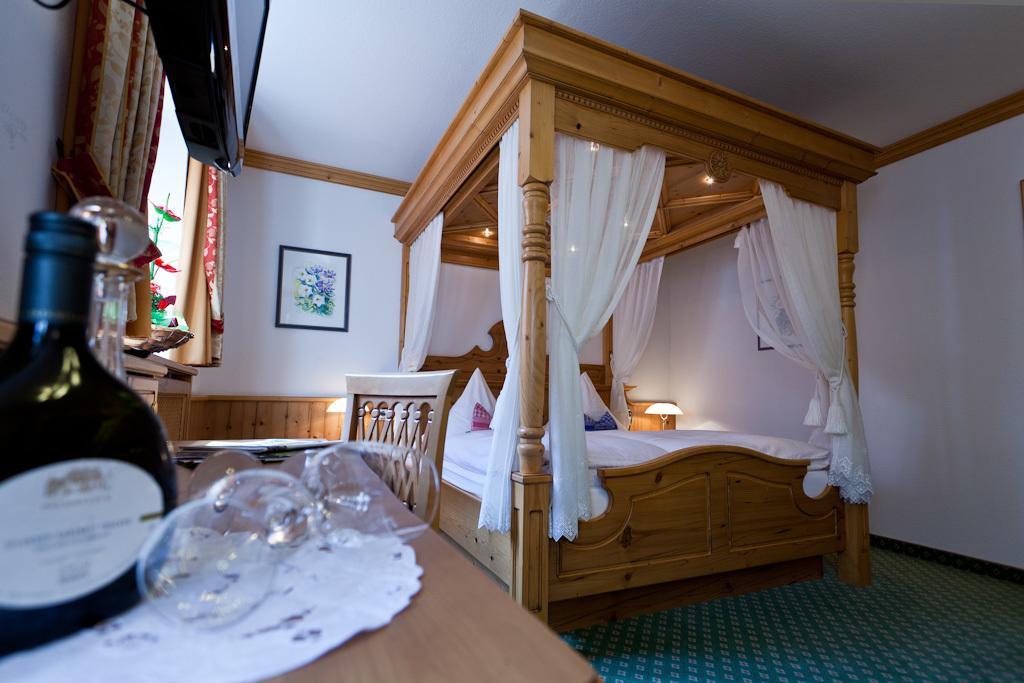 Hotel-Gasthof Zur Sonne 帕彭海姆 外观 照片
