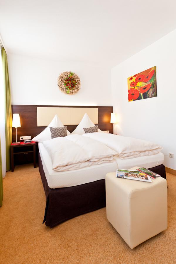 Hotel-Gasthof Zur Sonne 帕彭海姆 外观 照片
