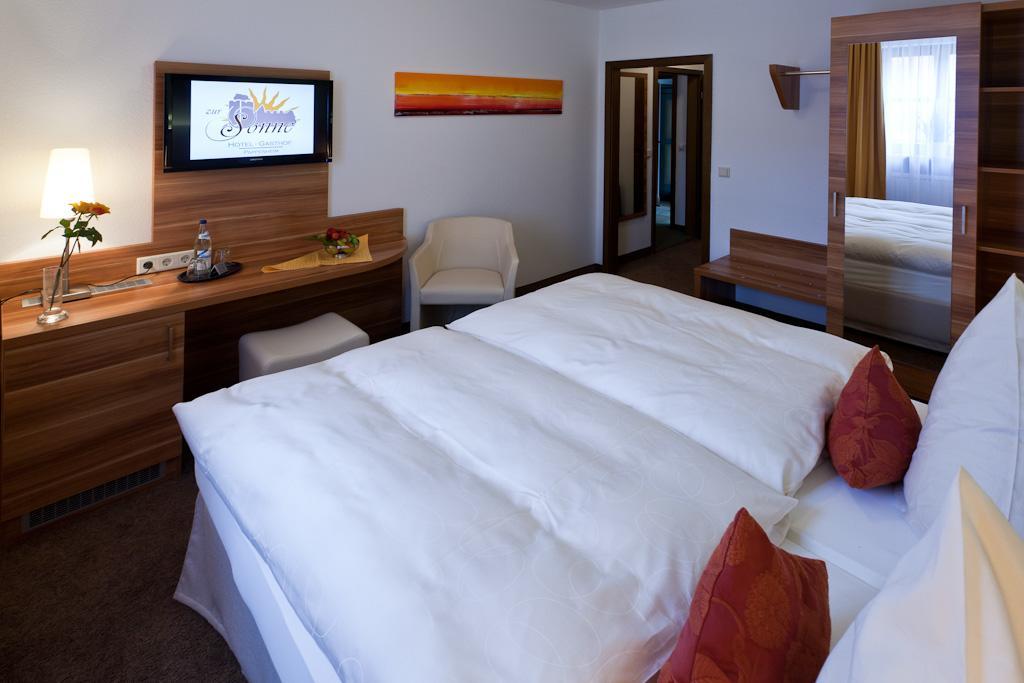 Hotel-Gasthof Zur Sonne 帕彭海姆 外观 照片