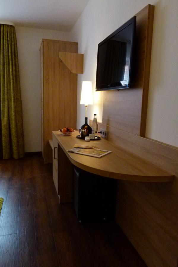 Hotel-Gasthof Zur Sonne 帕彭海姆 外观 照片