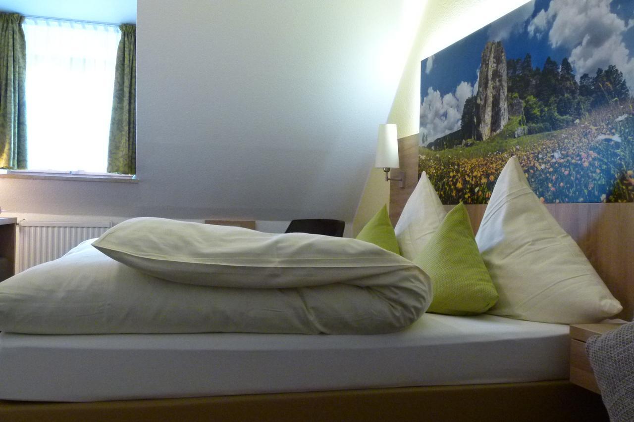 Hotel-Gasthof Zur Sonne 帕彭海姆 外观 照片