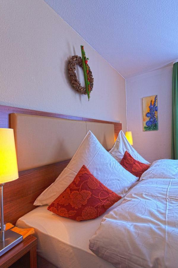 Hotel-Gasthof Zur Sonne 帕彭海姆 外观 照片